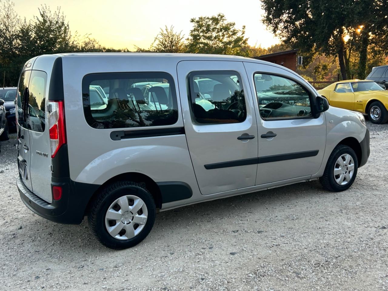 Renault Kangoo 1.5 dCi 5 posti Maxi Combi Ice neopatentati