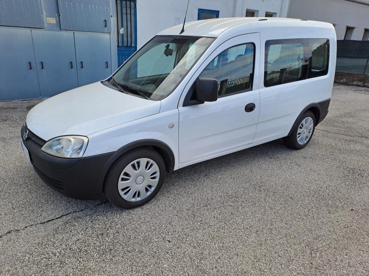 Opel Combo 1.7 CDTI 4p. Tour Club