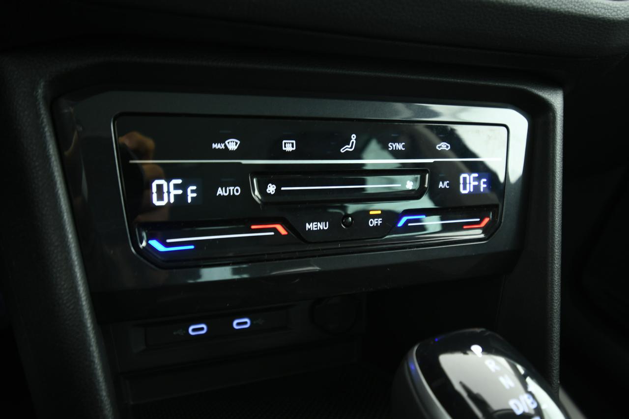 VOLKSWAGEN Tiguan 1.4 tsi eh Life dsg ACC+APP CONNNECT+C17"