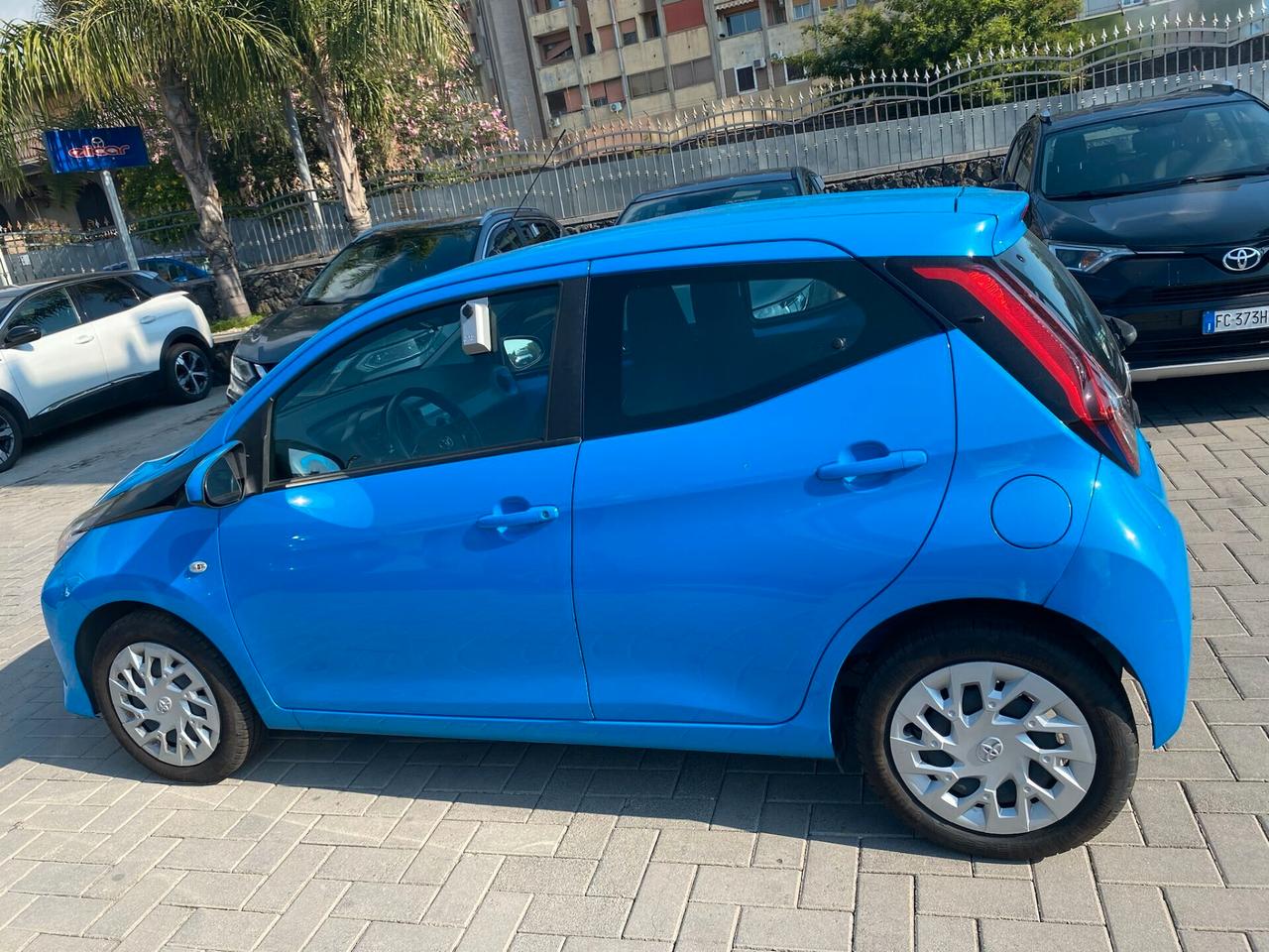 Toyota Aygo Connect 1.0 VVT-i 72 CV 5 porte