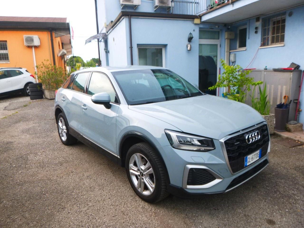 Audi Q2 35 TDI quattro S tronic Identity Black