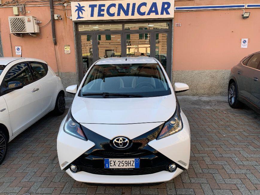 Toyota Aygo 1.0 VVT-i 69 CV 5 porte x-clusiv