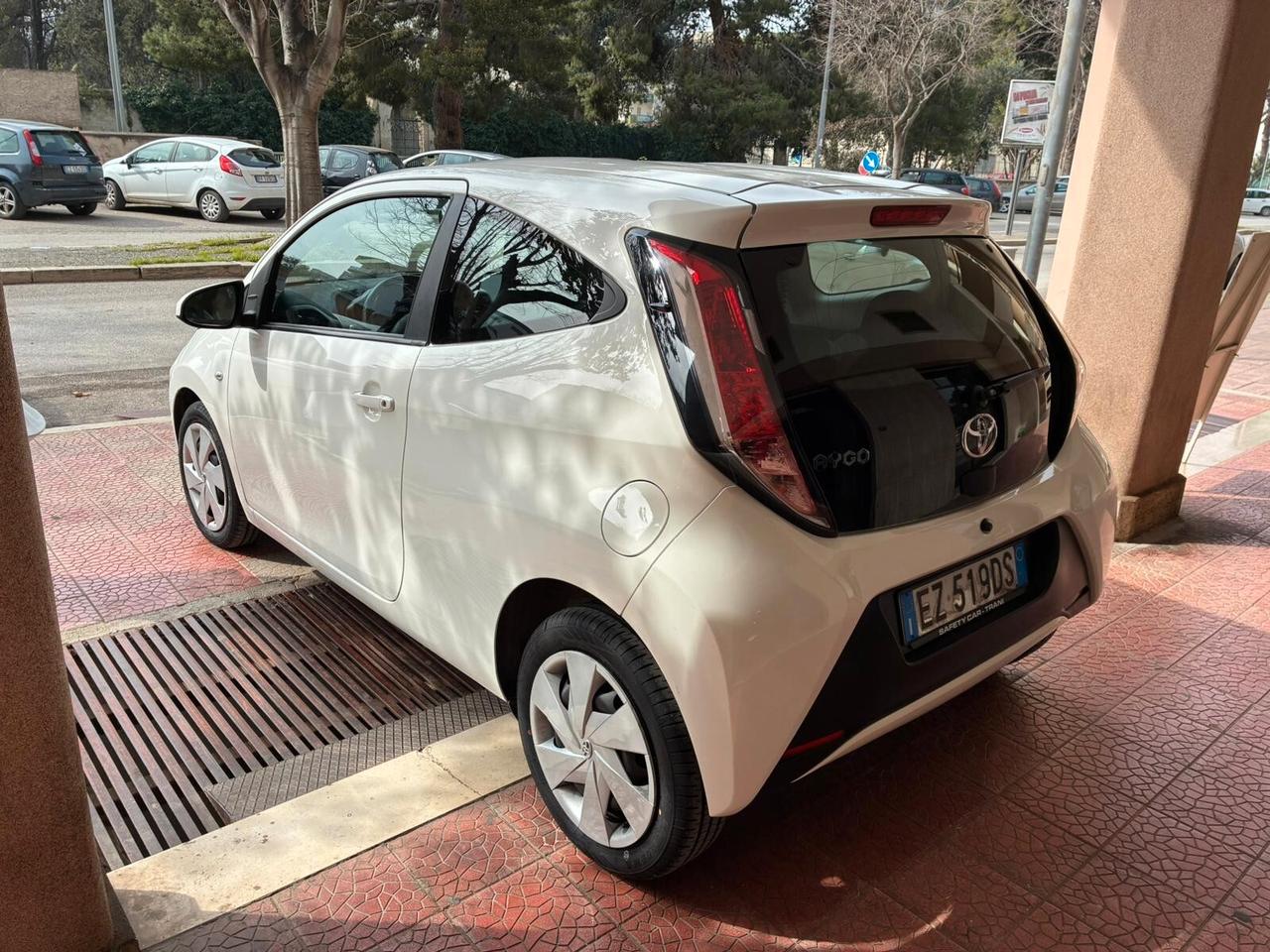 Toyota Aygo 1.0 3p garantita perfetta-2015