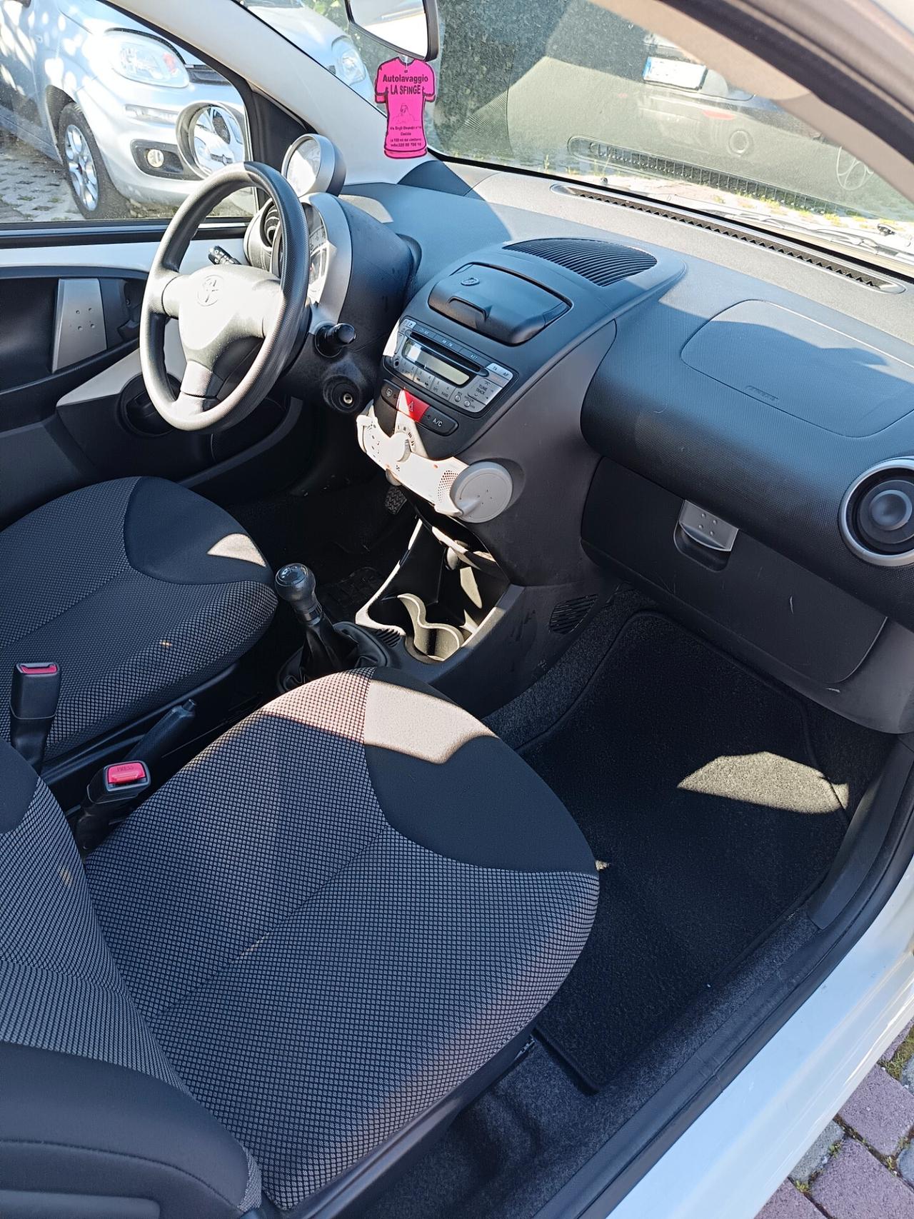 Toyota Aygo 1.0 12V VVT-i 5 porte Active Connect