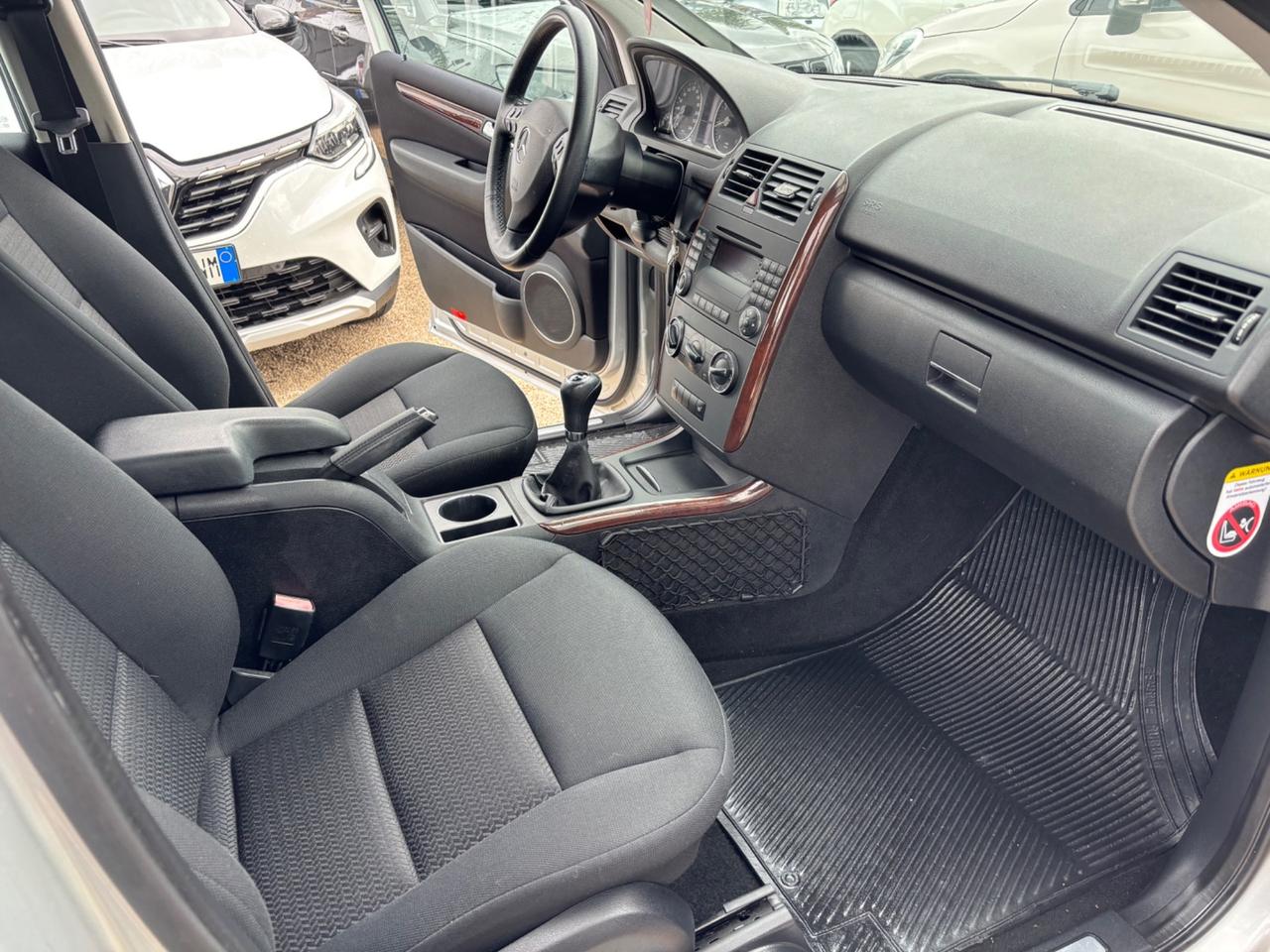 MERCEDES CLASSE-A150 AVANTGARDE 45.000KM