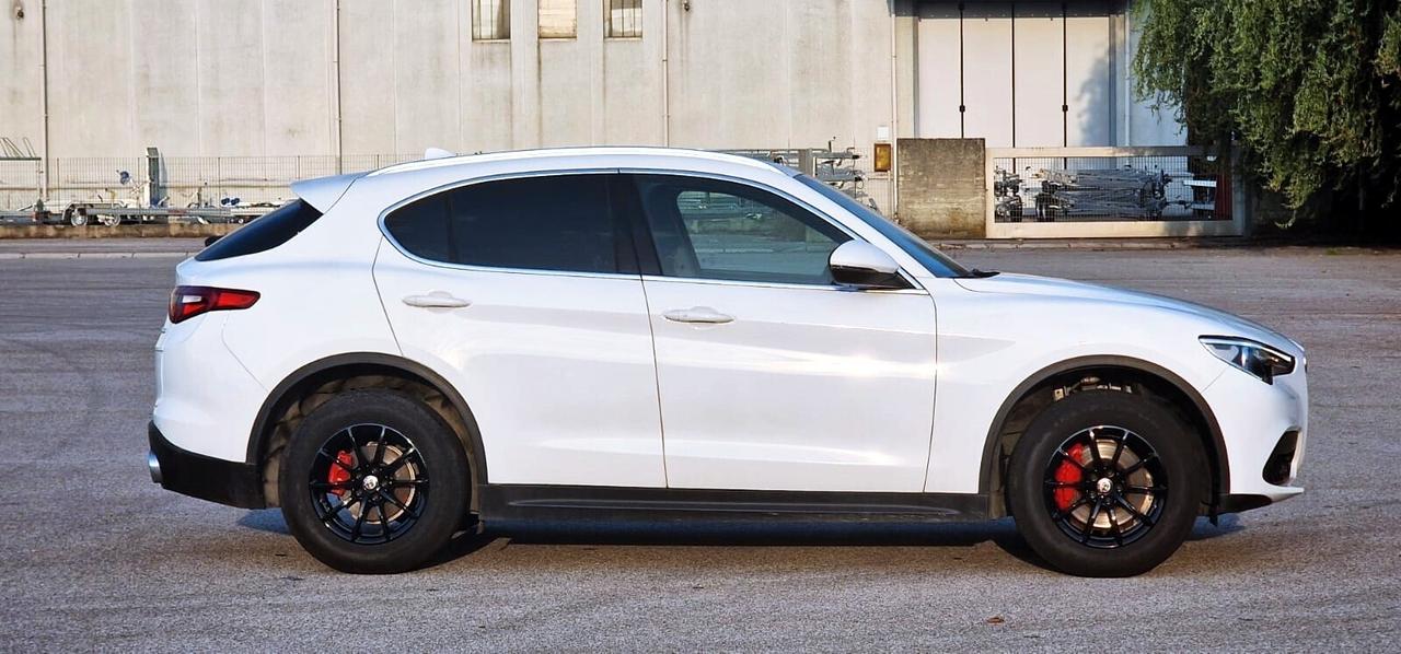 Alfa Romeo Stelvio 2.2 Turbodiesel 190 CV AT8 Q4 B-Tech