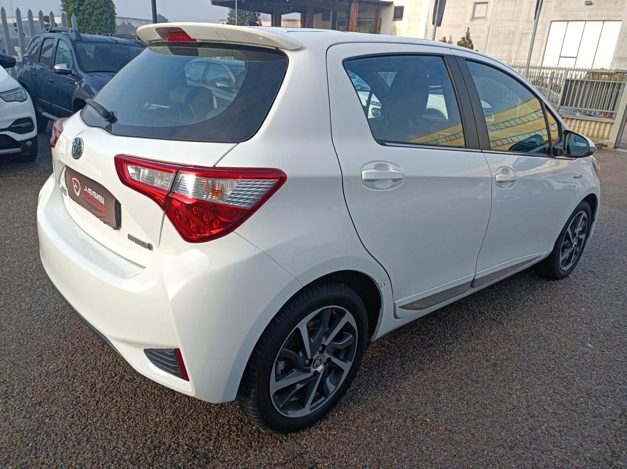 Toyota Yaris 1.5 hybrid 5 p. trend "White Edition"