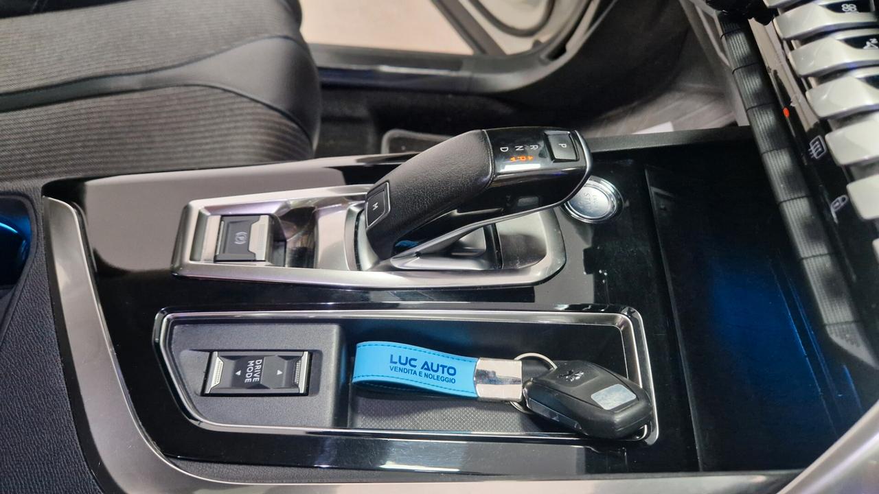 Peugeot 3008 BlueHDi 130 S&S EAT8 Active Pack