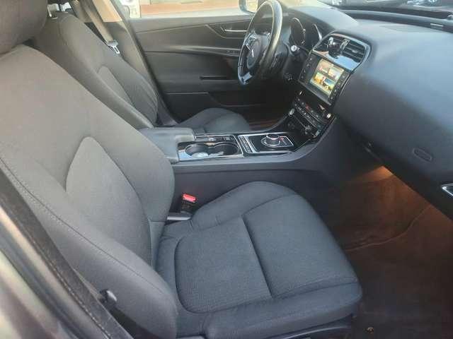 Jaguar XE XE 2.0d Portfolio 180cv auto
