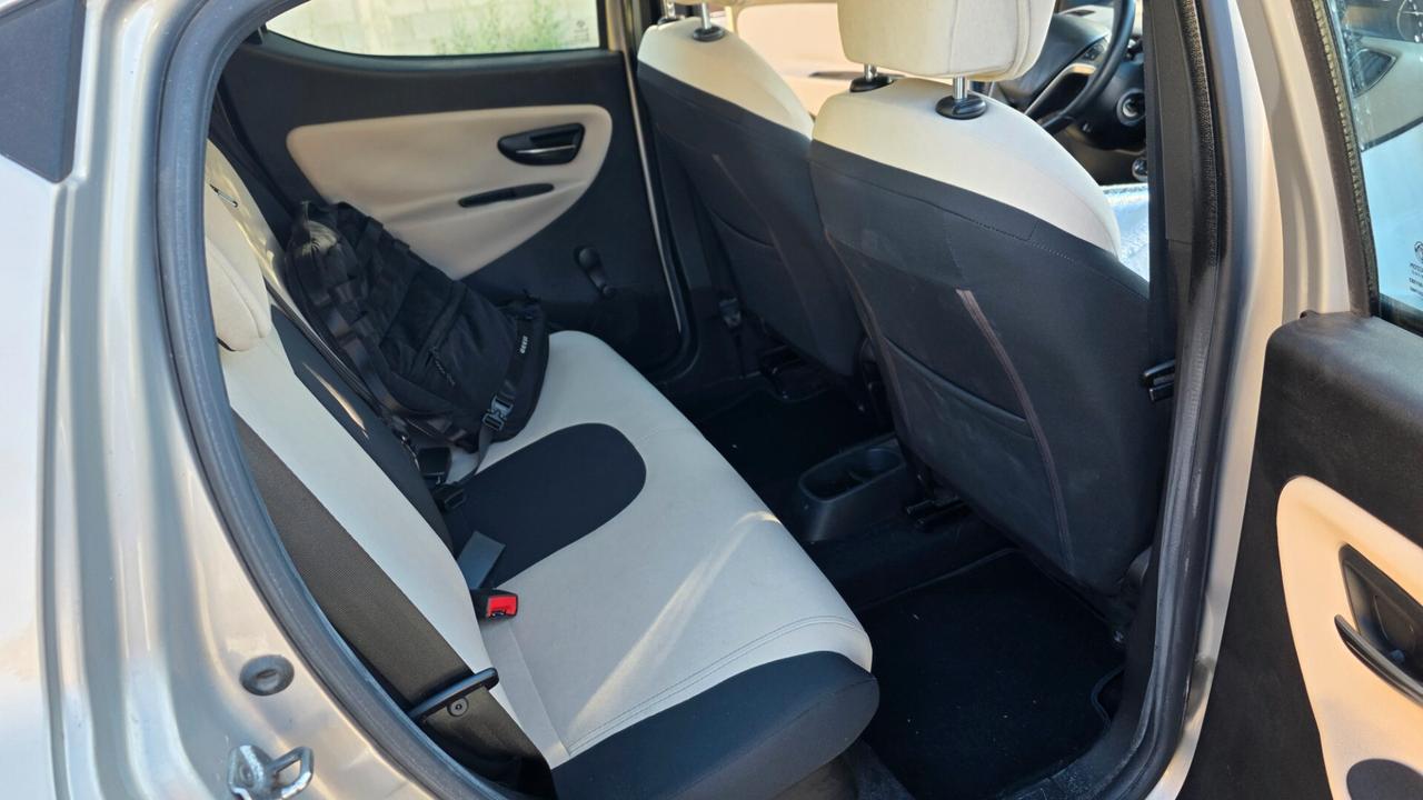 Lancia Ypsilon 1.2 69 CV 5 porte Gold