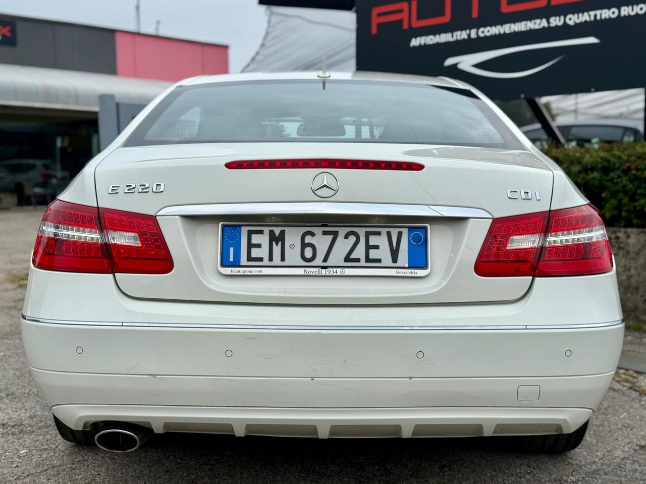 Mercedes-benz E 220 CDI Coupé BlueEFFICIENCY 2012