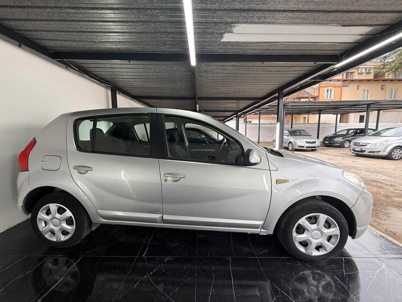 Dacia Sandero 1.2 16V Lauréate