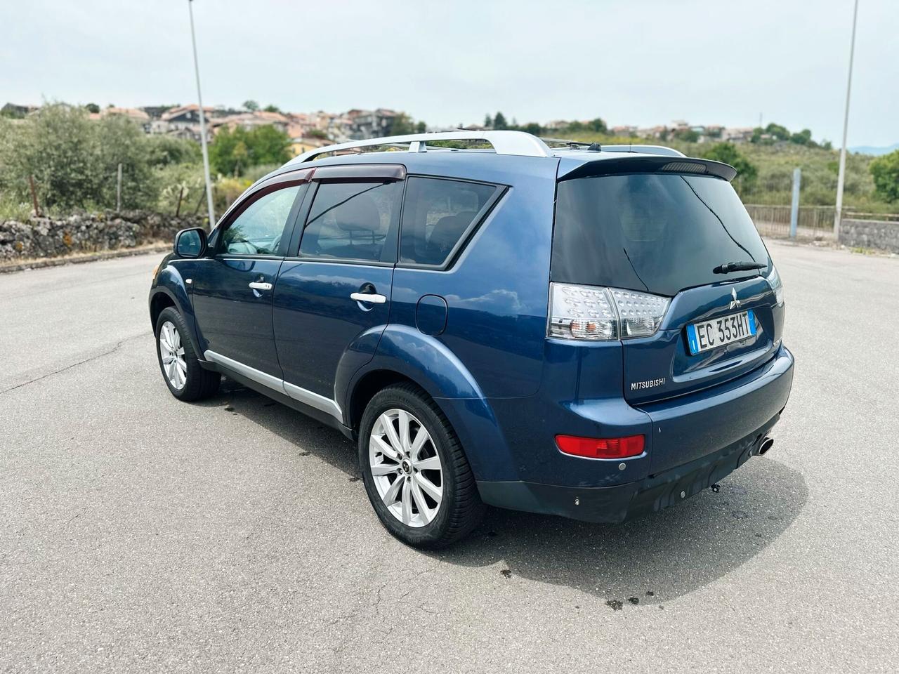 Mitsubishi Outlander 2.2 DI-D DPF 7 posti