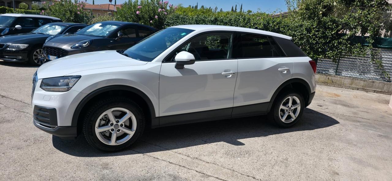 Audi Q2 30 TDI Business