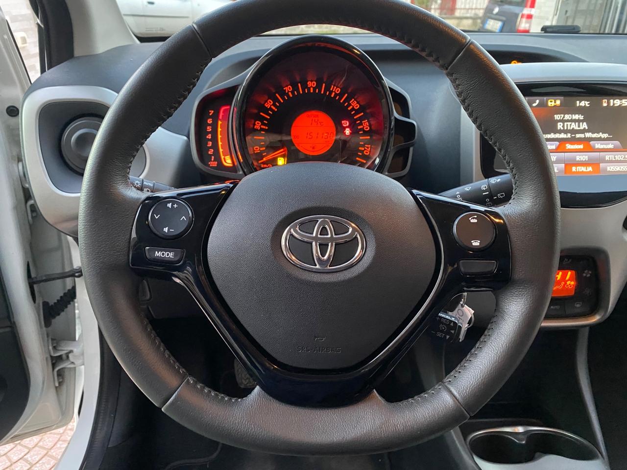 Toyota Aygo 1.0 VVT-i 69 CV 5 porte x-clusiv