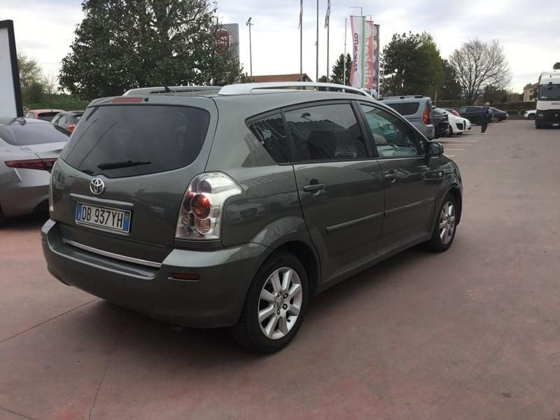 Toyota Corolla Corolla Verso 2.2 d-4d Now 136cv 5p.ti dpf