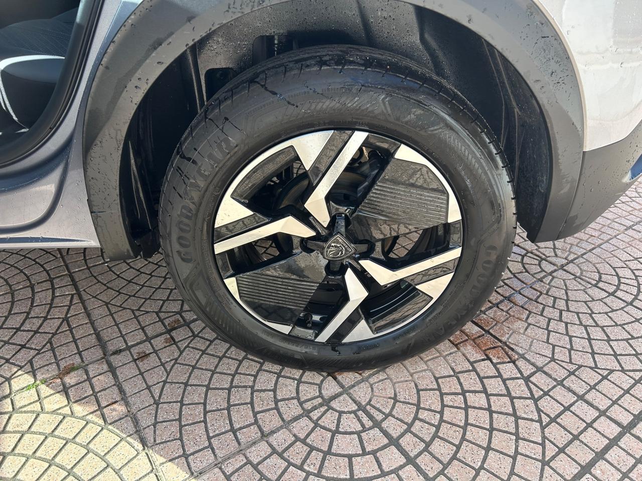 Peugeot 2008 PureTech 100 S&S Allure