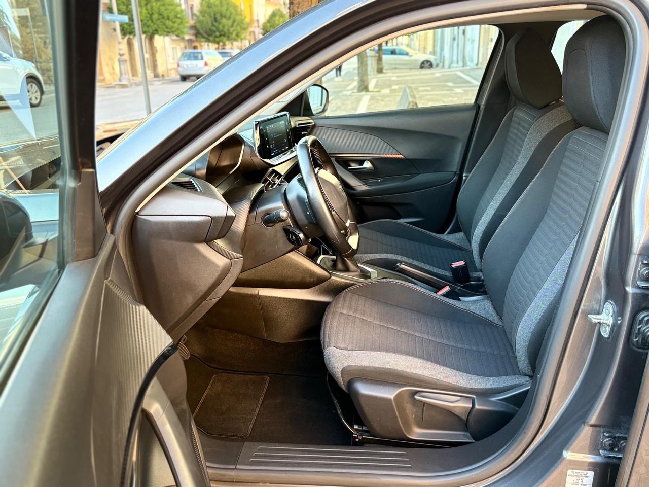 Peugeot 2008 BlueHDi 110 Active FULL LED/NAV/CAM