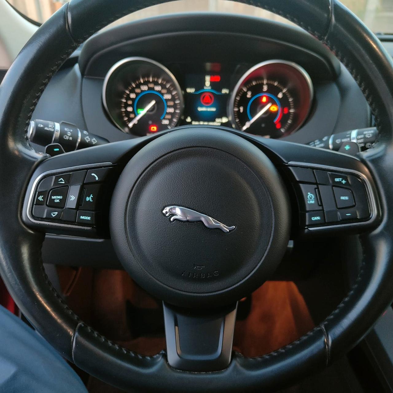 Jaguar F-Pace 2.0 D 180 CV AWD aut. Prestige