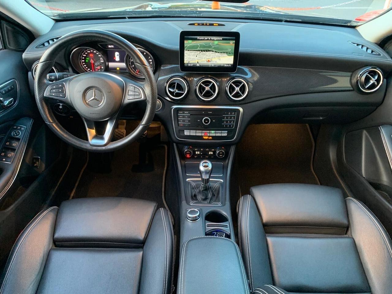 Mercedes-benz GLA 180 Premium Night Edition Tetto Full