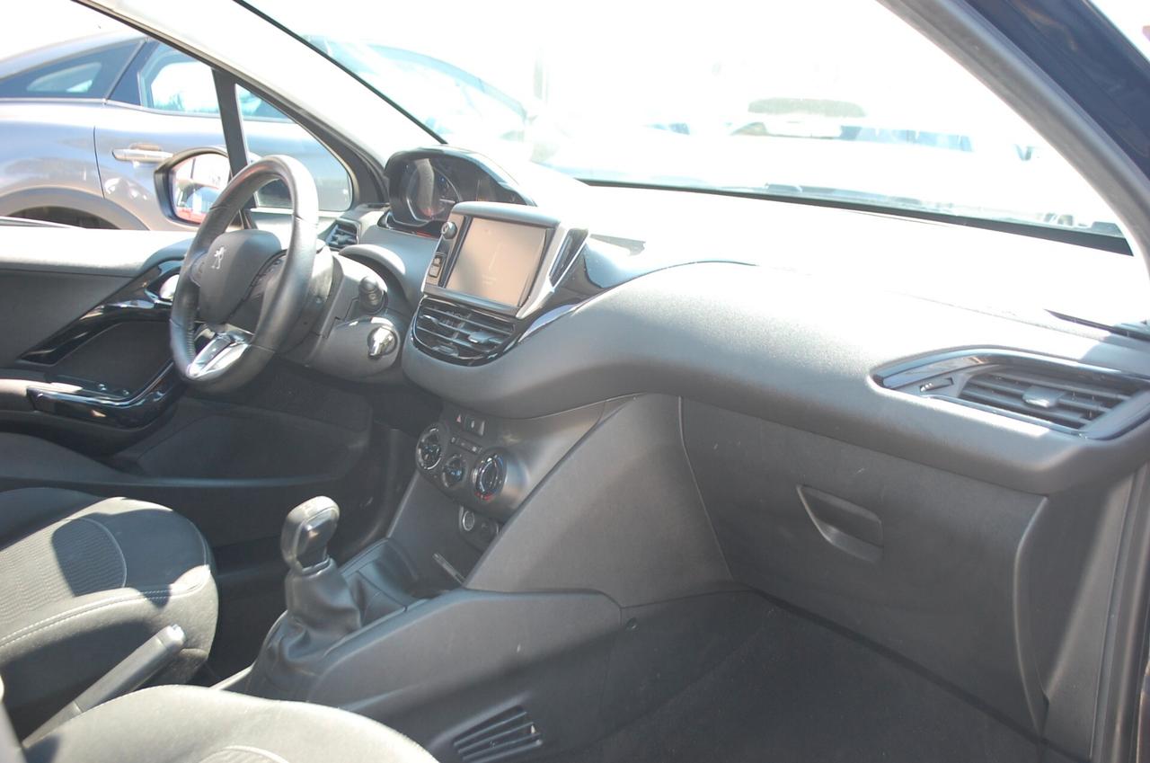 Peugeot 208 5p 1.2 puretech Active gpl 82CV Uff Italy Lega USB