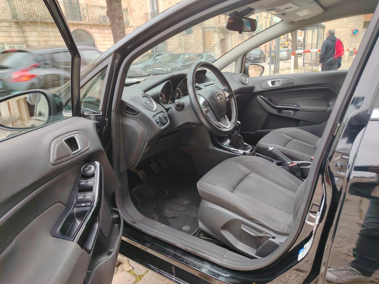 Ford Fiesta 1.5 TDCi 75CV 5 porte Titanium