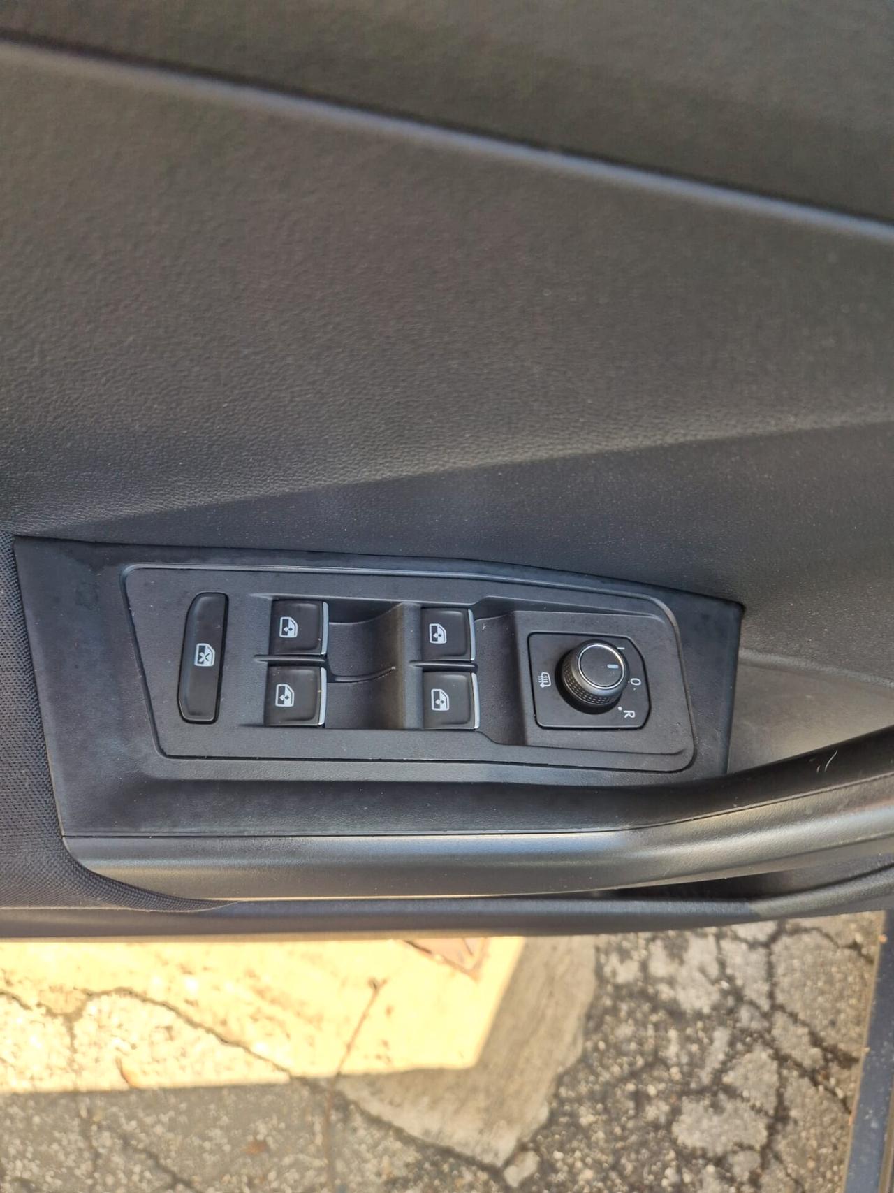 Volkswagen T-Roc 1.6 TDI SCR Business BlueMotion Technology