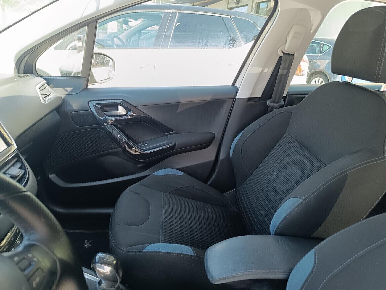 Peugeot 208 1.2 VTI Allure 80.000KM