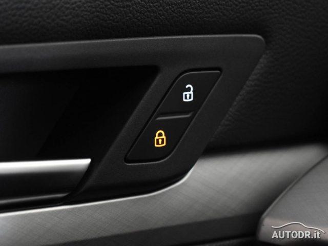 VOLKSWAGEN Golf 1.5 TGI 130cv DSG Life VIRTUAL CARPLAY TRIZONA