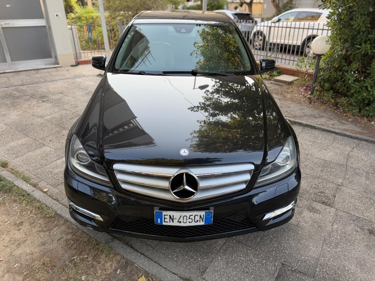 Mercedes-benz C 220 CDI BlueEFFICIENCY Avantgarde