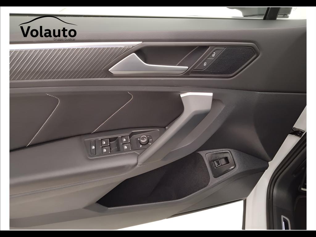 VOLKSWAGEN Tiguan II 2021 - Tiguan 1.5 tsi R-Line 150cv dsg