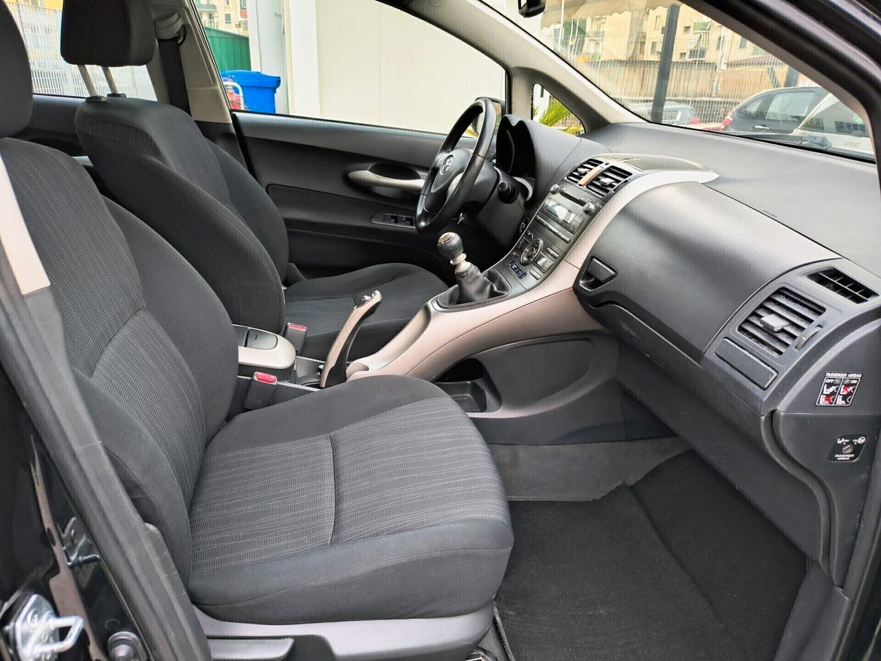 TOYOTA AURIS DIESEL UNICOPROPRIETARIO SOLO 90.000 KM