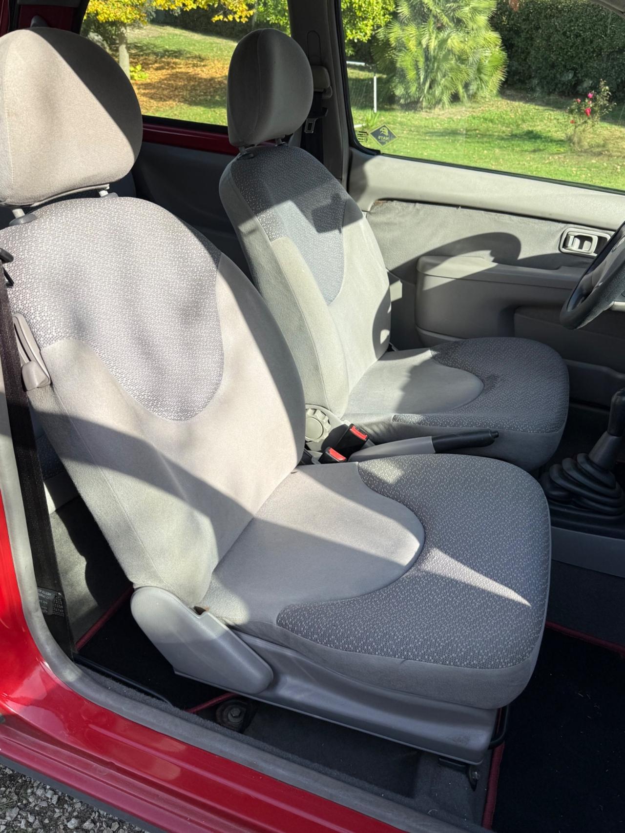 Nissan Micra 1.0 16V 3 porte Visia