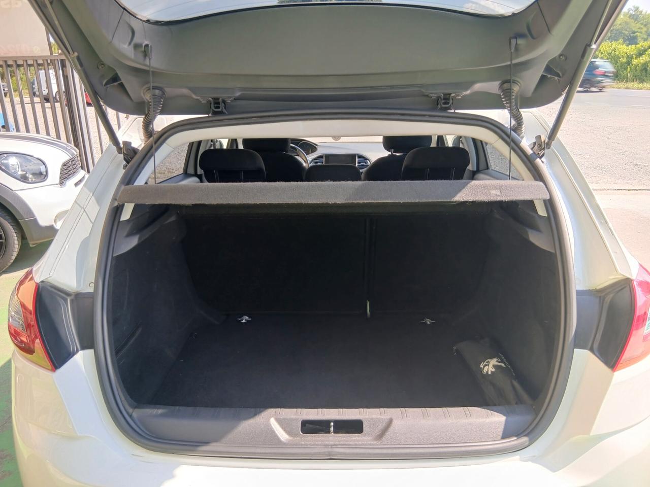 Peugeot 308 1.5 Blue-HDi