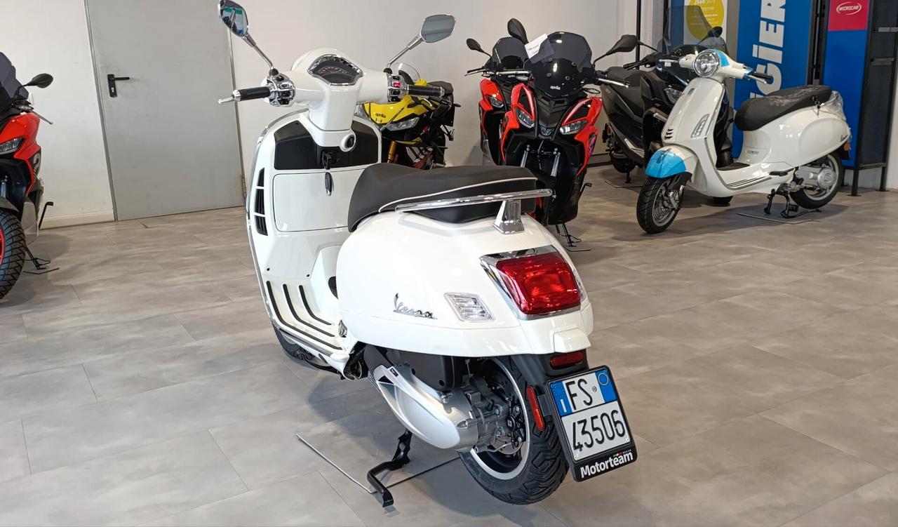 Piaggio Vespa 310 GTS hpe Euro 5+