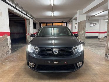 Dacia Sandero 1.0 Laureate NEOPATENTATI – Km Certificati – Garanzia 12 Mesi