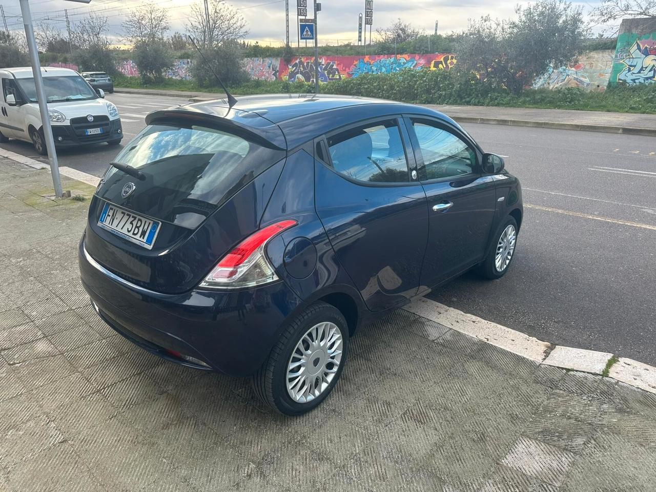 Lancia Ypsilon 1.2 69 CV 5 porte GPL Ecochic Gold