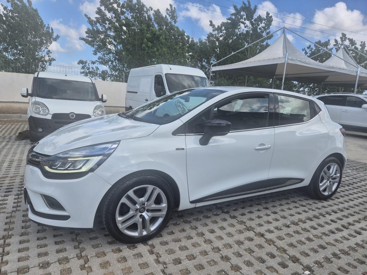 Renault Clio dCi 8V 90 CV 5 porte Moschino Zen