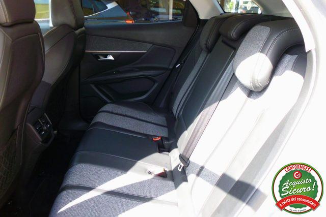 PEUGEOT 3008 BlueHDi 130 S&S Allure