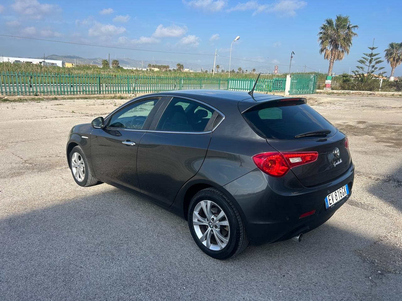 Alfa Romeo Giulietta 1.6 JTDm-2 105 CV Distinctive