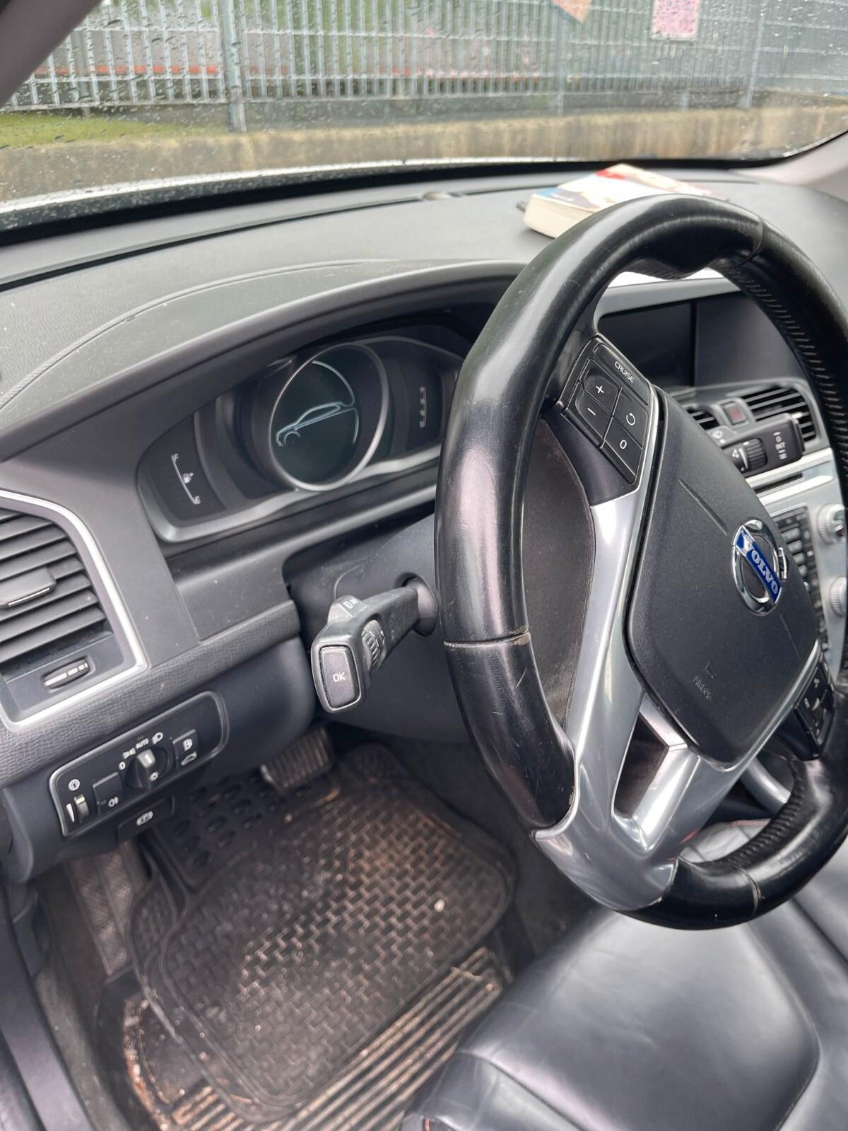 Volvo XC 60 XC60 D4 AWD R-design Momentum