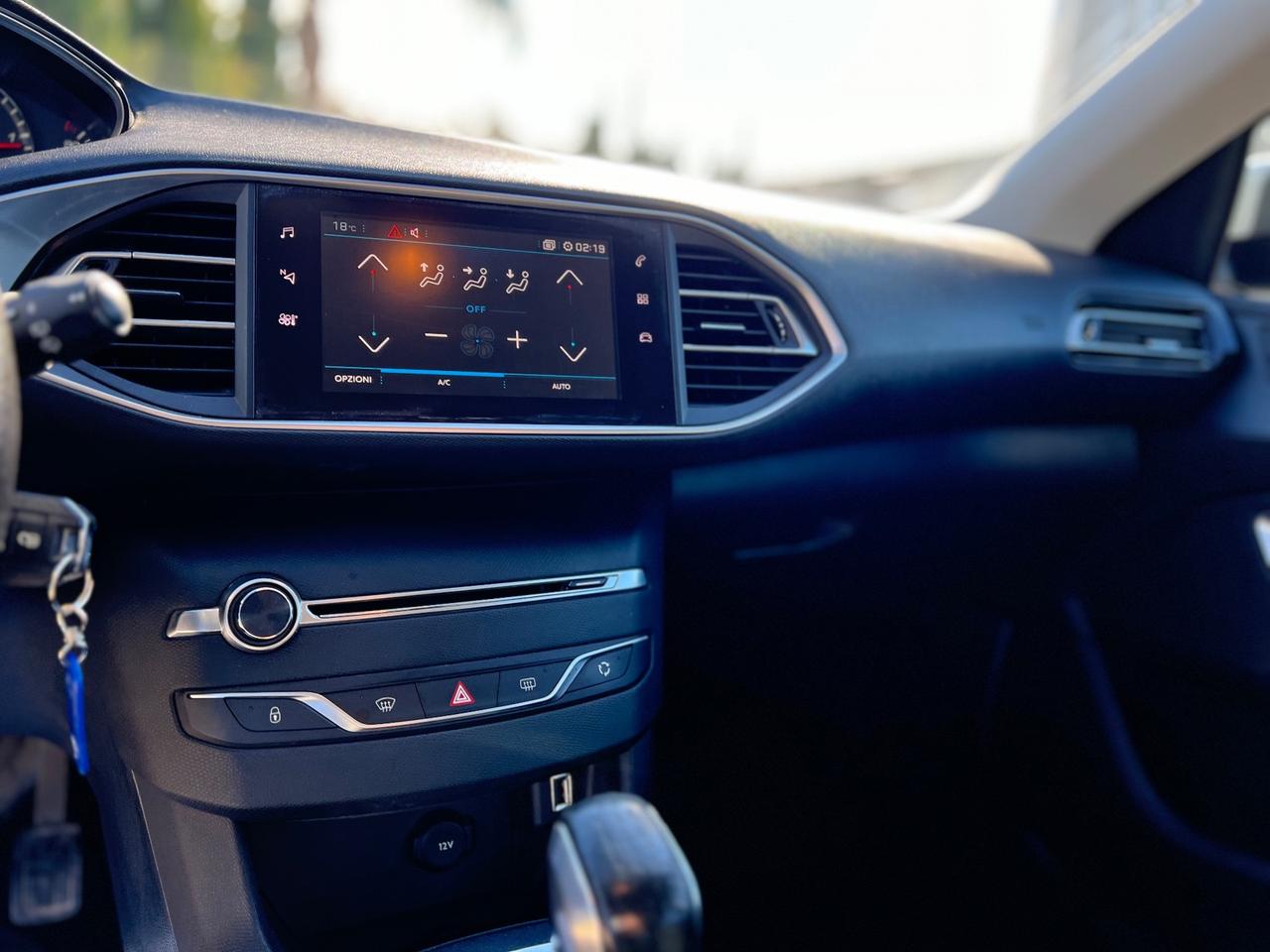 Peugeot 308 BlueHDi 100 NEOPATENTATI Business