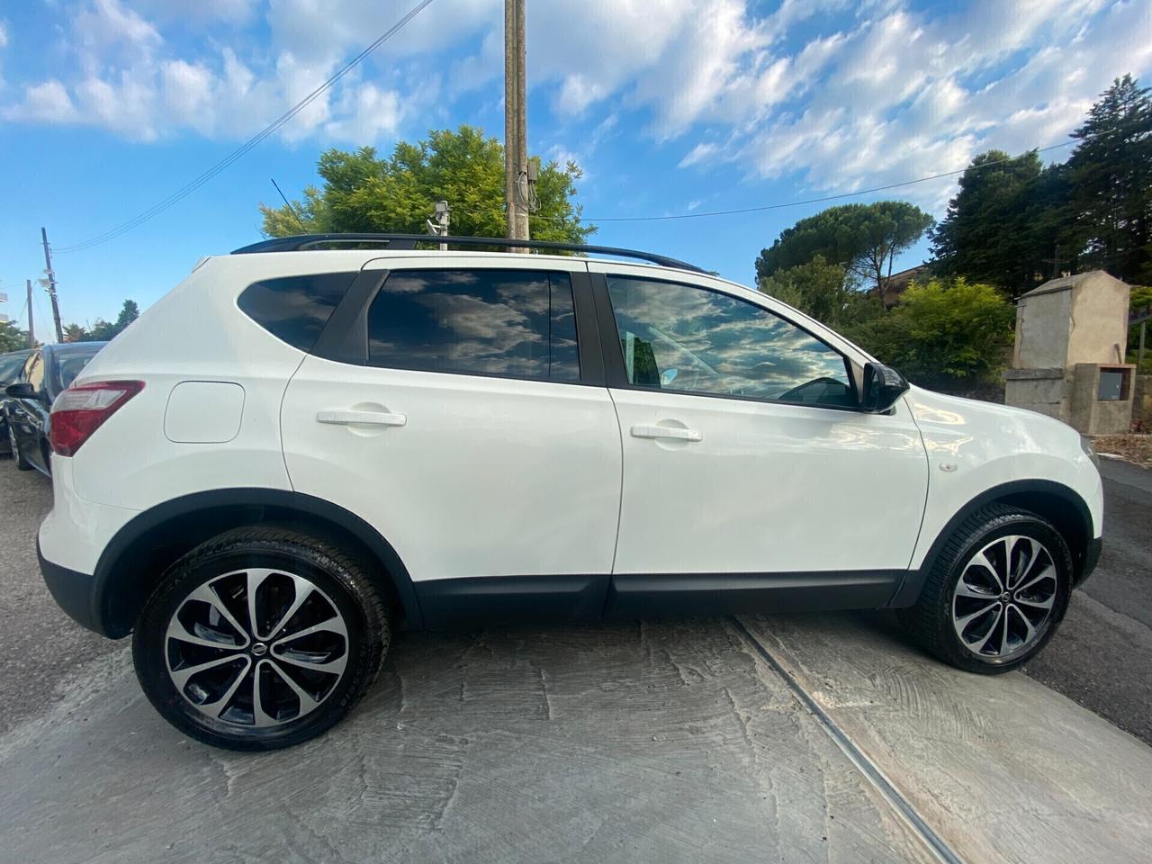 Nissan Qashqai 1.6 dCi Tekna (Tetto-Navi-Retro)