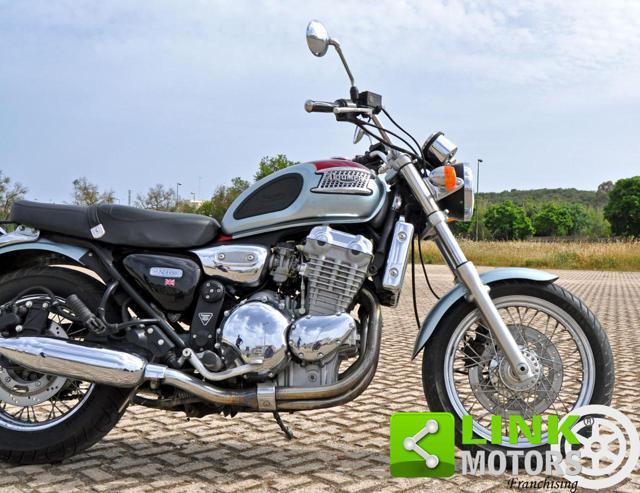 TRIUMPH Thunderbird 900 VERSIONE 1