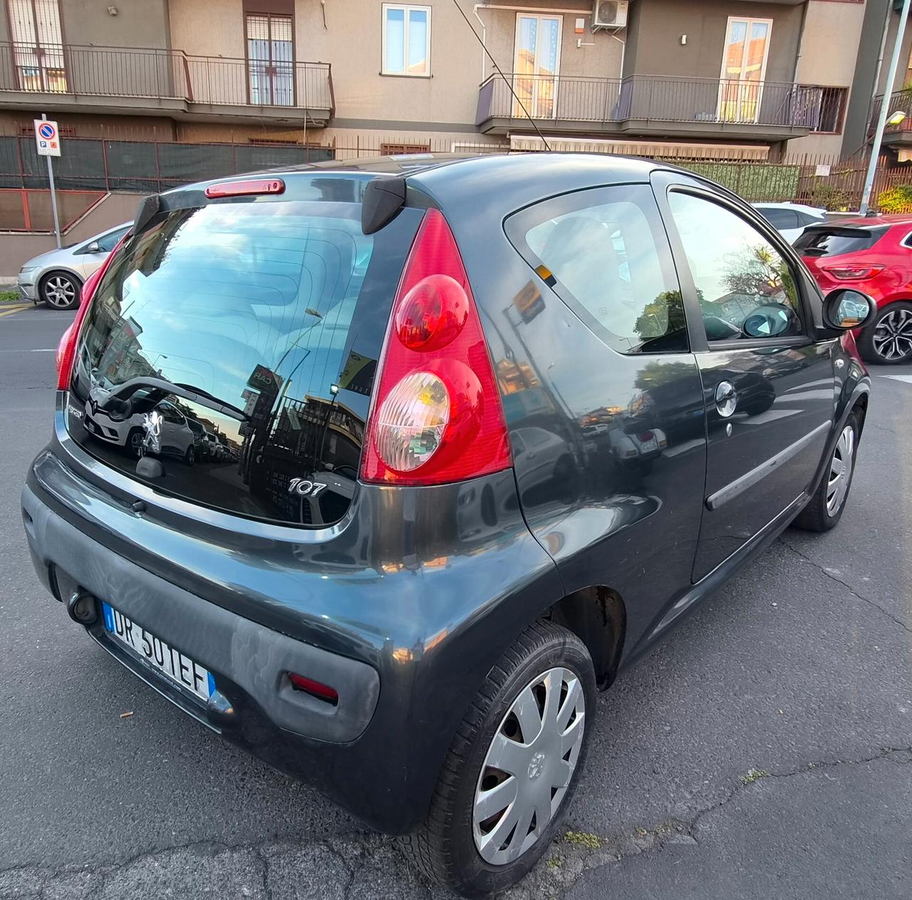 Peugeot 107 1.0 68CV 3p. Plaisir