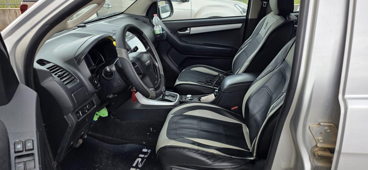 Isuzu D-Max 2.5 Crew Cab Solar A/T 4WD VEICOLO PER COMMERCIANTI