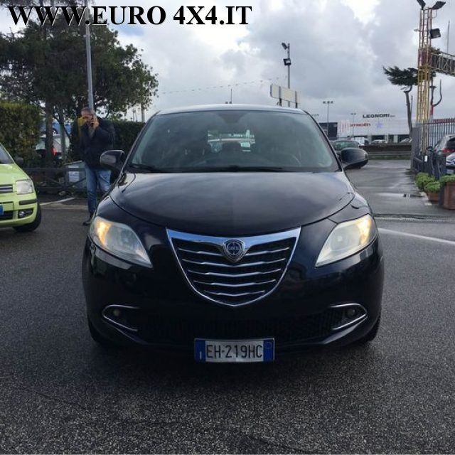 LANCIA Ypsilon 0.9 TWIN AIR BENZ. 85CV PLATINO **AUTOMATICA