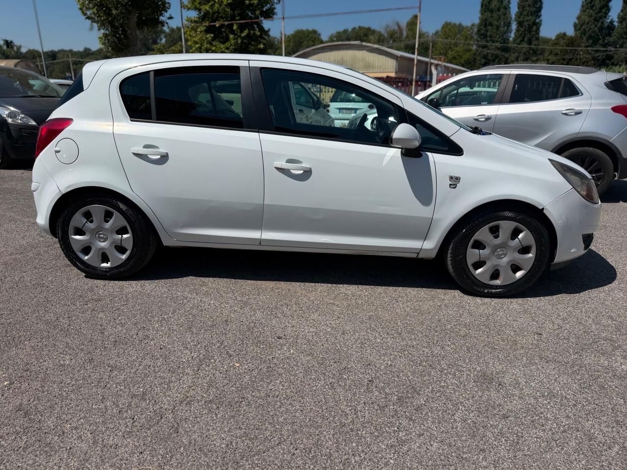 Opel Corsa 1.2 5 porte Club