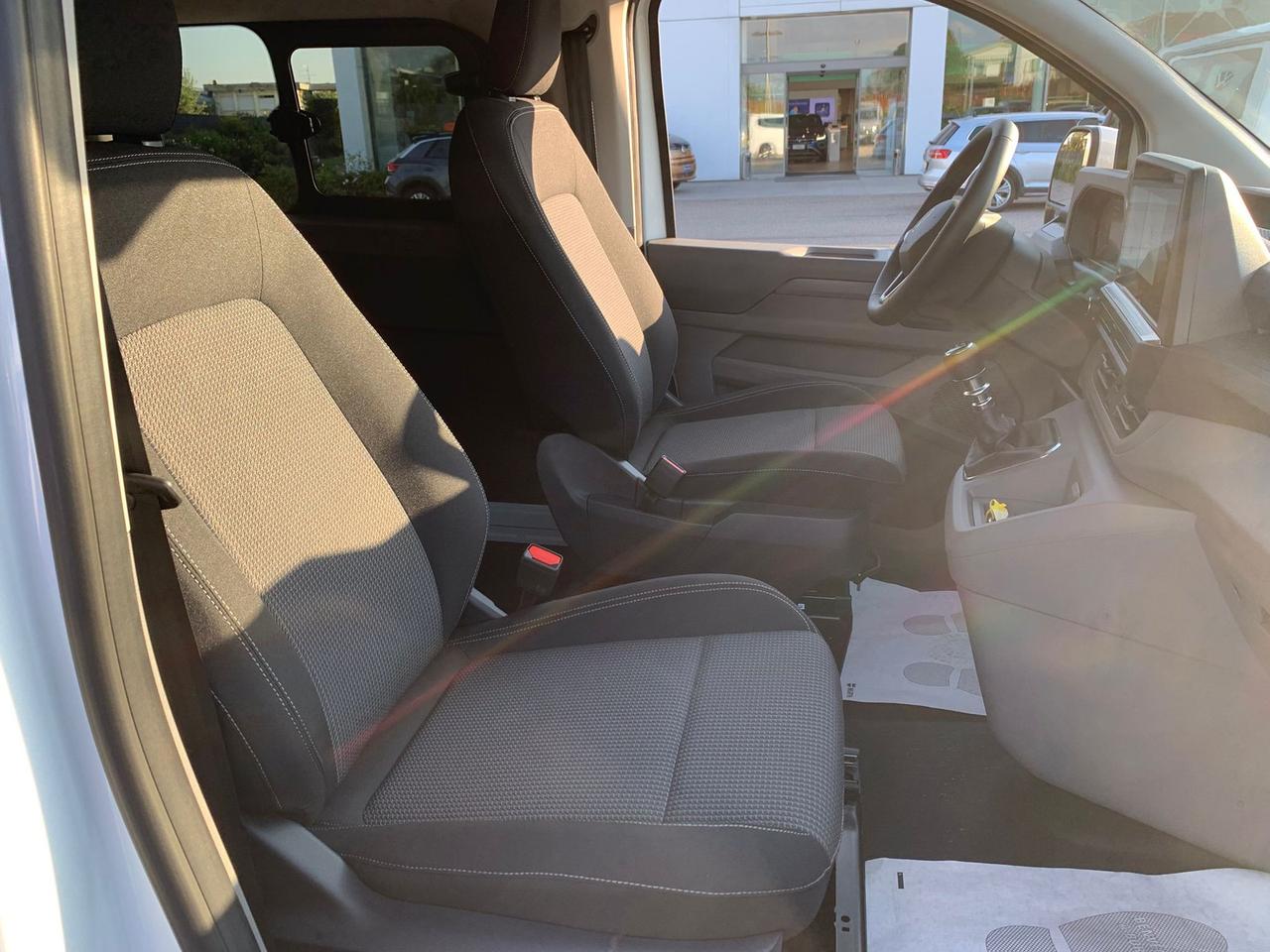 Volkswagen T7 Transporter t7 32 kombi 2.0 tdi 150cv l1