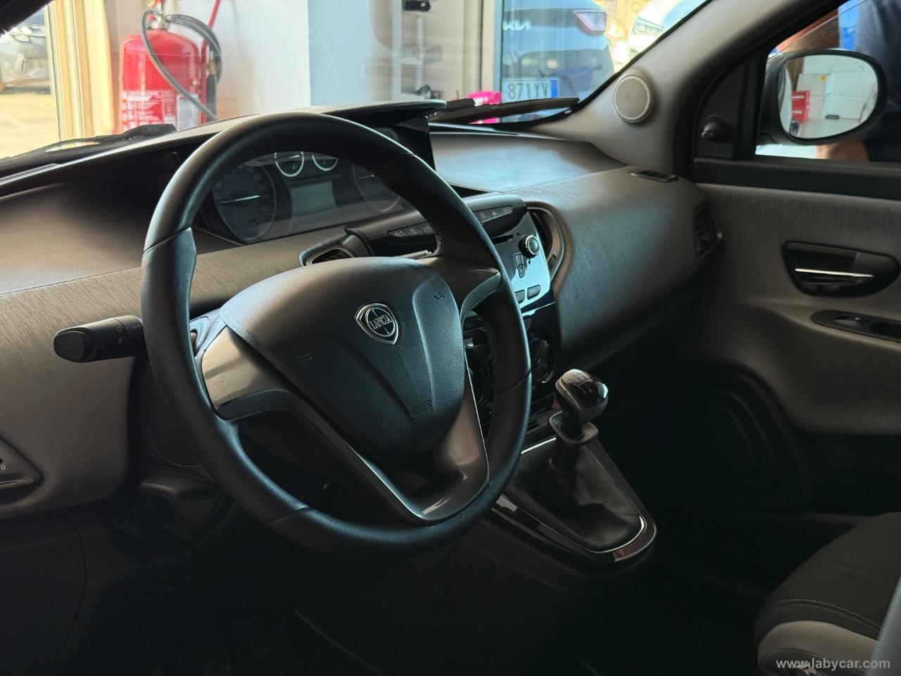 LANCIA Ypsilon 1.2 69 CV 5p. S&S Silver